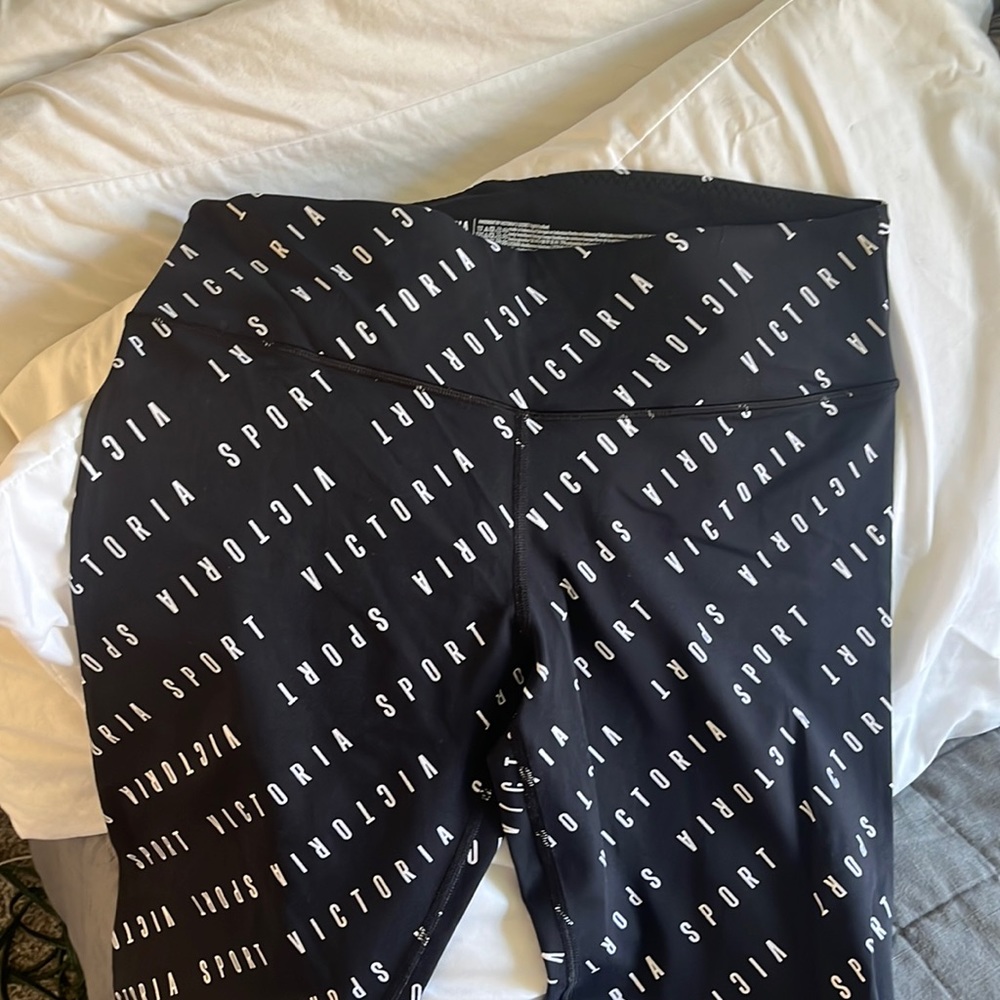 Victoria secrets sport workout pants. Never worn NEW